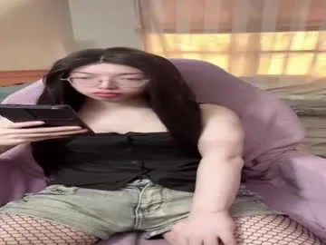 Lola_Hale – webcam model profile photo Image 3