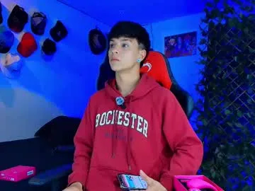 IORio2 – webcam model profile photo Image 11