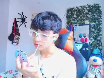 IORio2 – webcam model profile photo Image 2