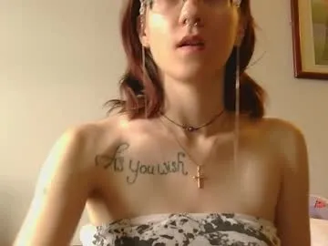Enchantix – webcam model profile photo Image 7
