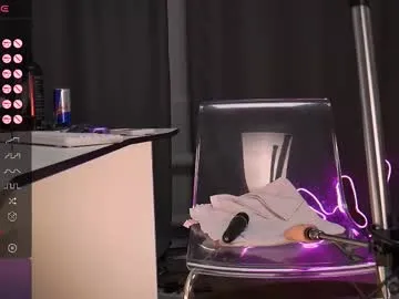 luna_7_777 – webcam model profile photo Image 11