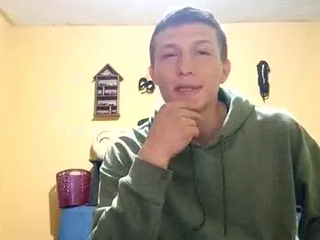 VIKITOMMY – webcam model profile photo Image 12