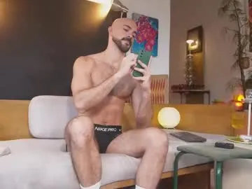 Donovan_Desmond – webcam model profile photo Image 10