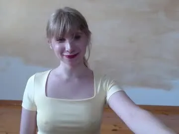 HopeHeaven – webcam model profile photo Image 11