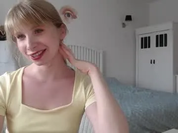 HopeHeaven – webcam model profile photo Image 13