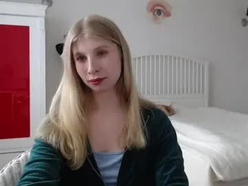 HopeHeaven – webcam model profile photo Image 8