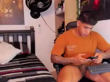 octavarium211 – webcam model profile photo Image 14