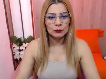 imvictoria_ – webcam model profile photo Image 2