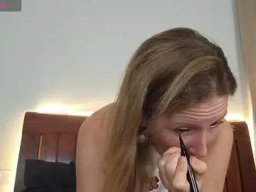 IORio2 – webcam model profile photo Image 14