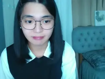 hina_porn – webcam model profile photo Image 11