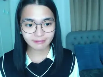 hina_porn – webcam model profile photo Image 17