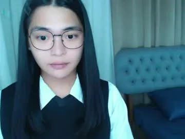hina_porn – webcam model profile photo Image 2