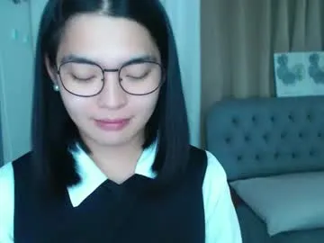 hina_porn – webcam model profile photo Image 9