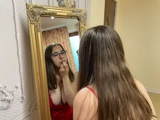 Lola_Hale – webcam model profile photo Image 2