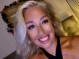 lustforllama – webcam model profile photo Image 4