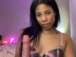 millemimi – webcam model profile photo Image 4