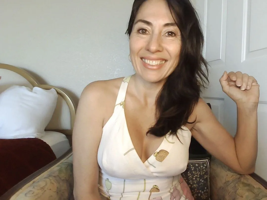 alana15 – webcam model profile photo Image 2