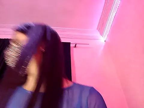 millemimi – webcam model profile photo Image 4