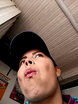 mayadashaaa – webcam model profile photo Image 3