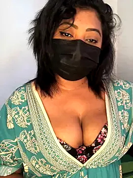 Enchantix – webcam model profile photo Image 15