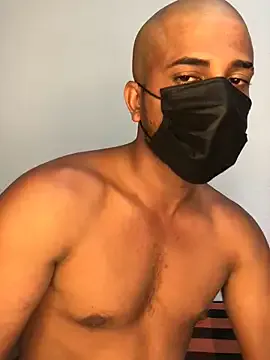 Enchantix – webcam model profile photo Image 8