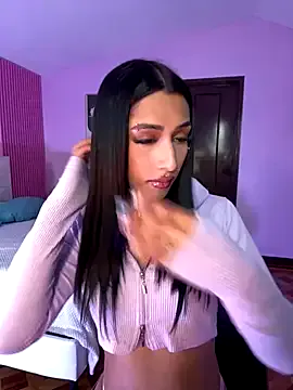 IORio2 – webcam model profile photo Image 12