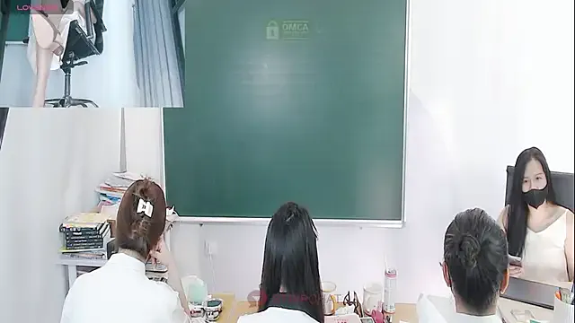 sweetyiris – webcam model profile photo Image 2