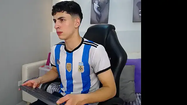 RiogaMaster – webcam model profile photo Image 3