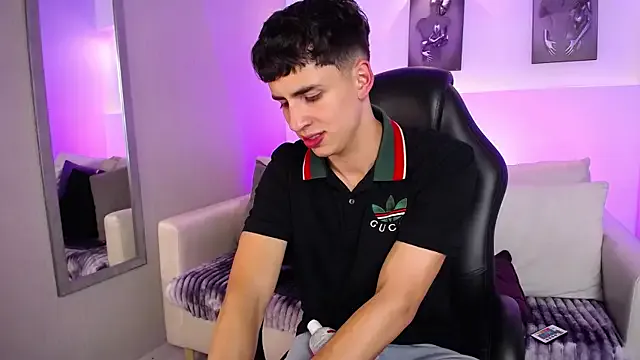 RiogaMaster – webcam model profile photo Image 8