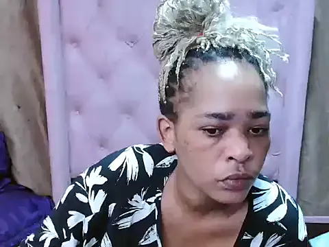 Prueberry – webcam model profile photo Image 2