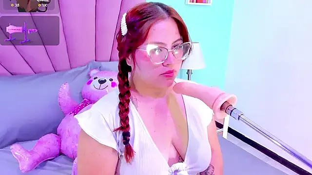 linagh – webcam model profile photo Image 7