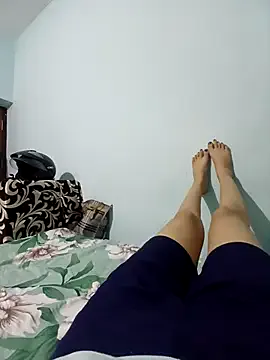 loya_best – webcam model profile photo Image 5