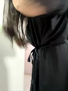 Alicatcua_ – webcam model profile photo Image 6