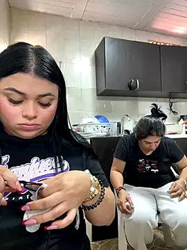 TOP_po – webcam model profile photo Image 17