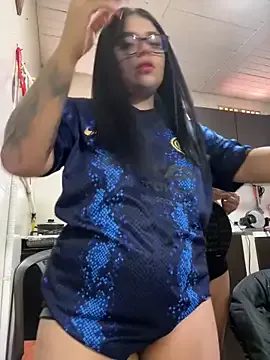 TOP_po – webcam model profile photo Image 19