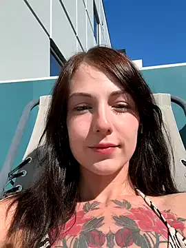 crimsonkitten – webcam model profile photo Image 11