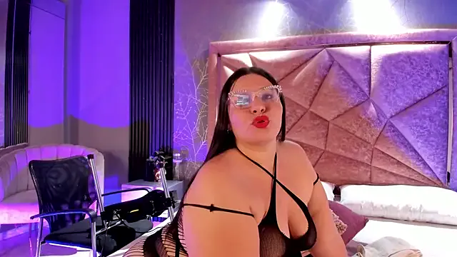 luckrose – webcam model profile photo Image 11