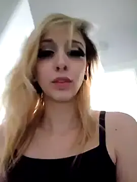 luna_berryy – webcam model profile photo Image 11