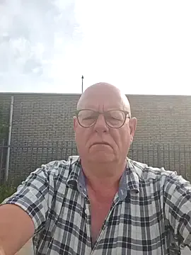 raisawetsx – webcam model profile photo Image 10