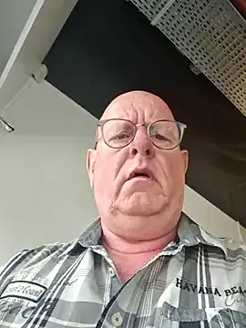 raisawetsx – webcam model profile photo Image 11