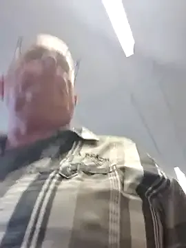 raisawetsx – webcam model profile photo Image 13