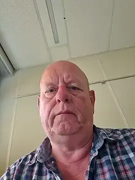 raisawetsx – webcam model profile photo Image 4