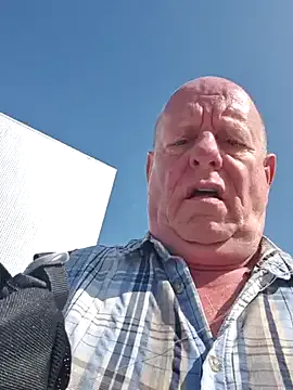 raisawetsx – webcam model profile photo Image 6