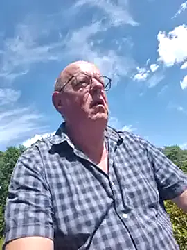 raisawetsx – webcam model profile photo Image 9