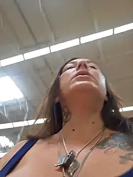 SunnyShiney – webcam model profile photo Image 2