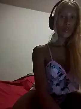 oypo – webcam model profile photo Image 10