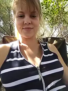 PinkyPai – webcam model profile photo Image 10