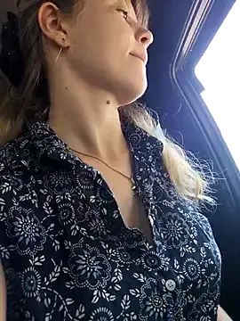 PinkyPai – webcam model profile photo Image 4