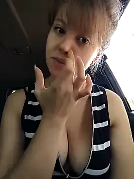 PinkyPai – webcam model profile photo Image 6