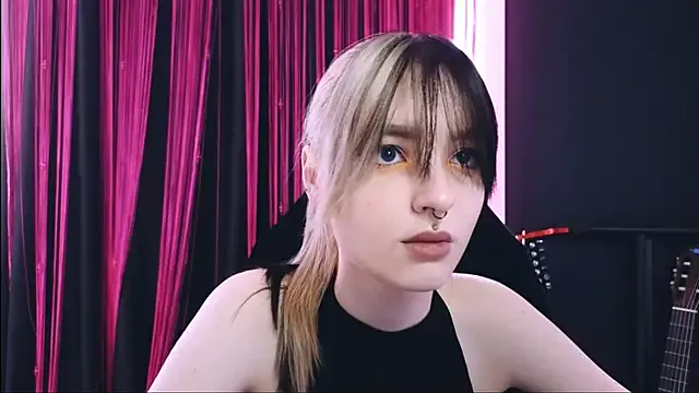 Avi_Nile – webcam model profile photo